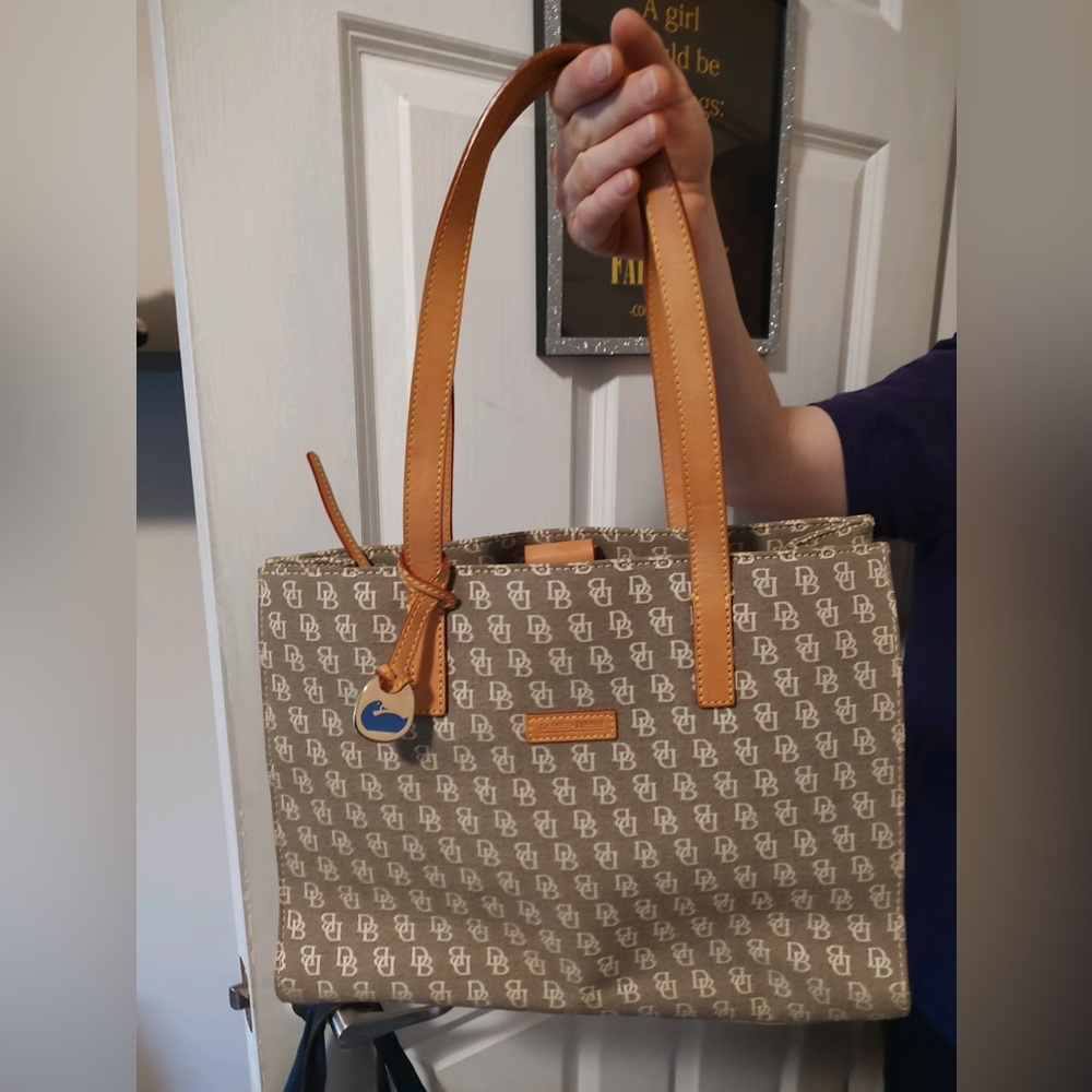 Dooney & Bourke purse